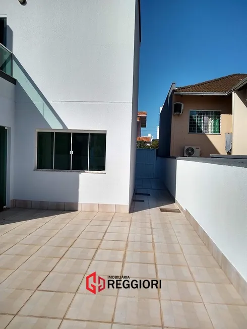 Foto 1 de Sobrado com 3 Quartos à venda, 130m² em Ariribá, Balneário Camboriú