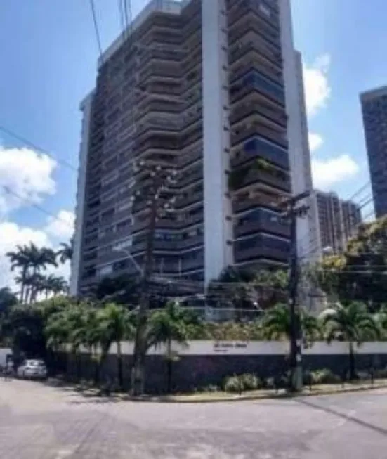 Foto 1 de Apartamento com 5 Quartos à venda, 300m² em Monteiro, Recife