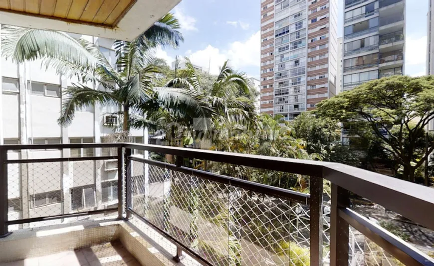 Foto 1 de Apartamento com 3 Quartos à venda, 160m² em Higienópolis, São Paulo