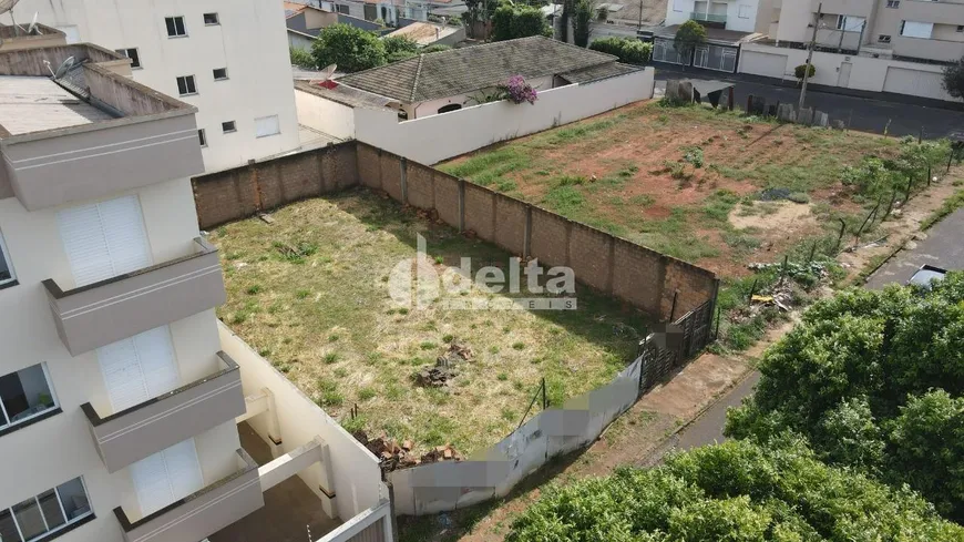 Foto 1 de Lote/Terreno à venda, 360m² em Santa Mônica, Uberlândia