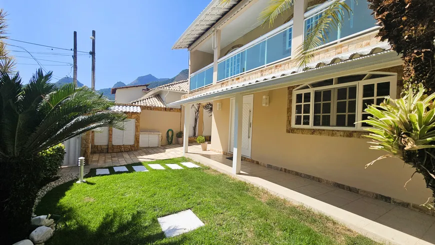 Foto 1 de Casa de Condomínio com 4 Quartos para venda ou aluguel, 330m² em Anil, Rio de Janeiro