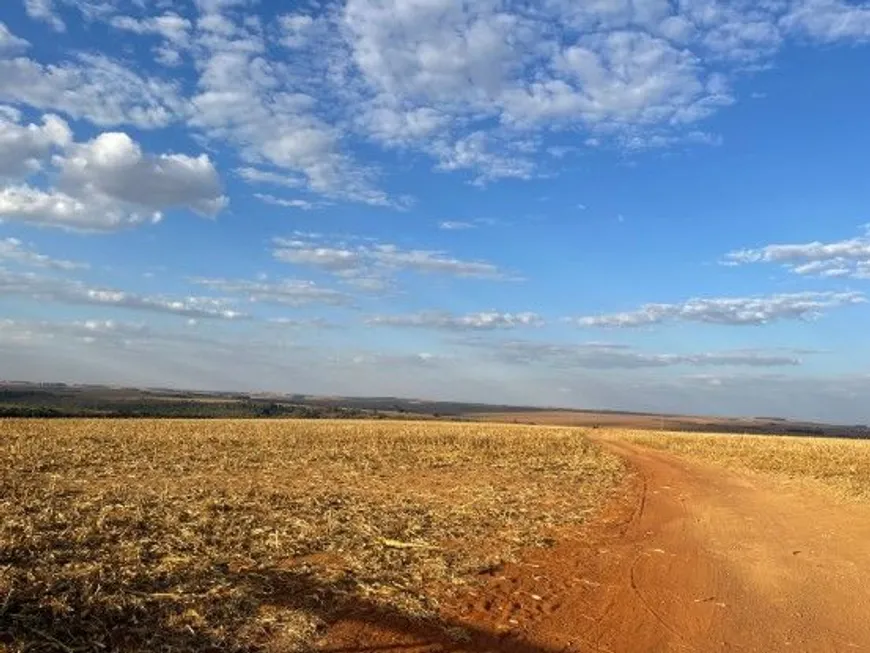 Foto 1 de Fazenda/Sítio à venda, 940000m² em Zona Rural, Piracanjuba