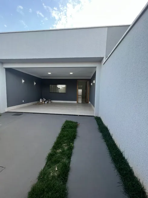 Foto 1 de Casa com 3 Quartos à venda, 131m² em Goiania 2, Goiânia