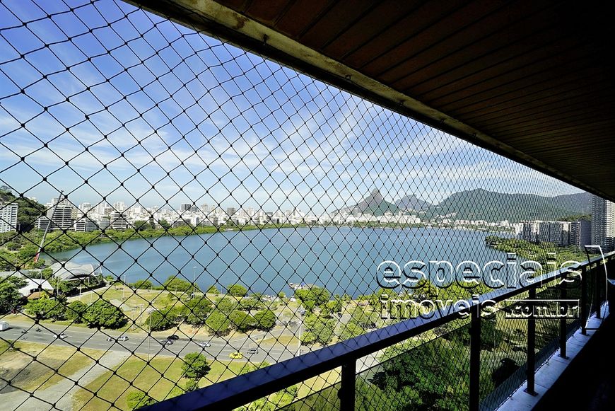 Foto 1 de Apartamento com 4 Quartos à venda, 210m² em Lagoa, Rio de Janeiro