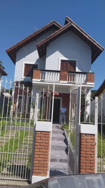 Foto 1 de Casa com 3 Quartos à venda, 188m² em Caputera, Caraguatatuba