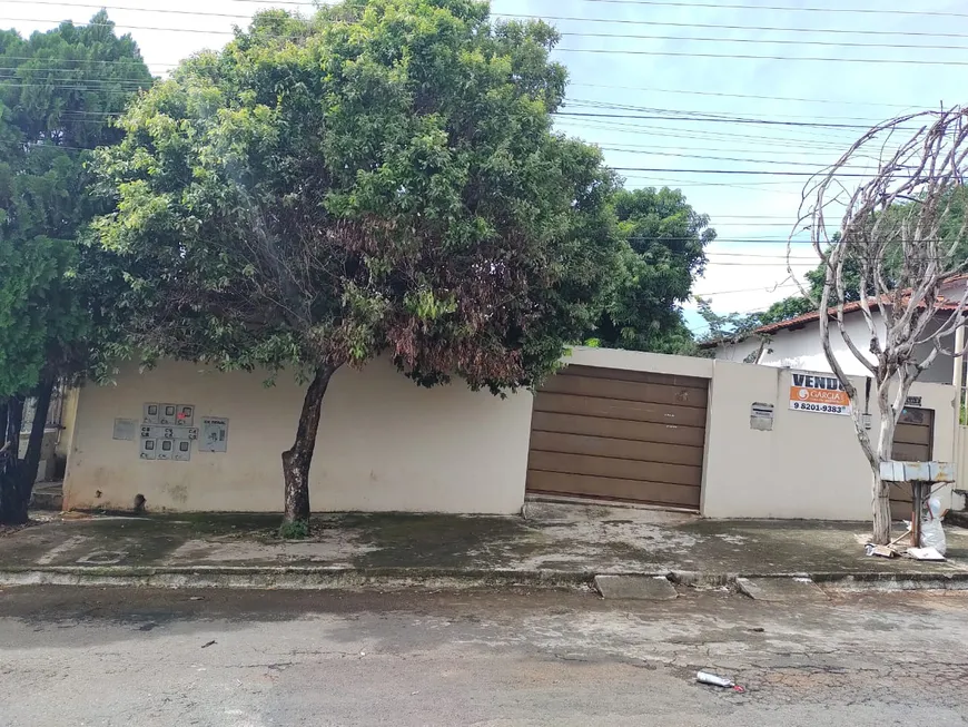 Foto 1 de Casa com 7 Quartos à venda, 235m² em Setor Urias Magalhães, Goiânia