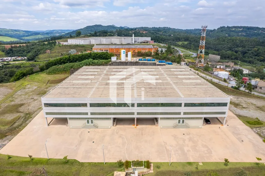 Foto 1 de Galpão/Depósito/Armazém para alugar, 7260m² em Mombaça , São Roque