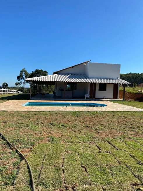 Foto 1 de Fazenda/Sítio com 3 Quartos à venda, 250m² em , Queluzito