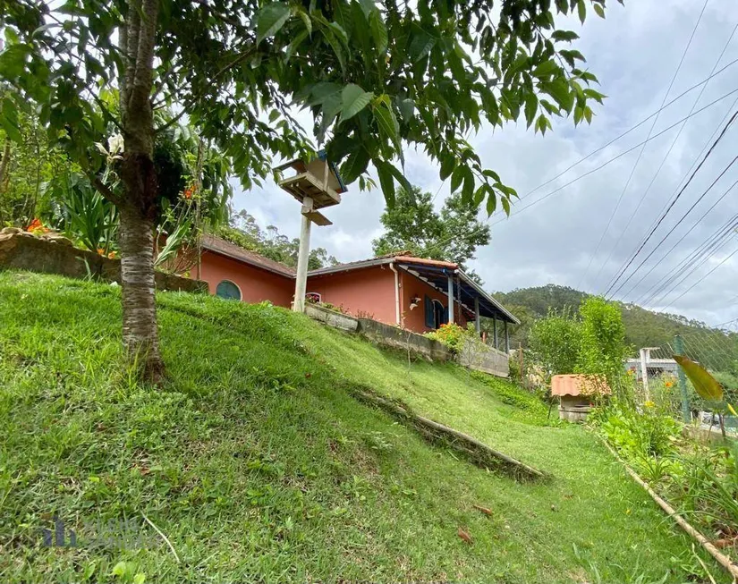 Foto 1 de Casa com 2 Quartos à venda, 100m² em Corrego D Antas, Nova Friburgo