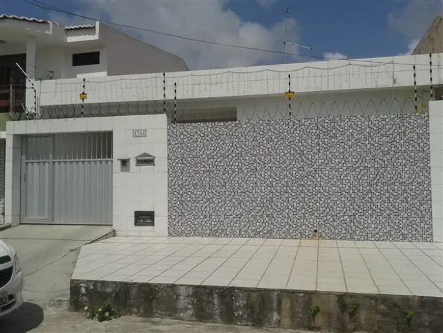 Foto 1 de Casa com 4 Quartos à venda, 184m² em Nova Descoberta, Natal