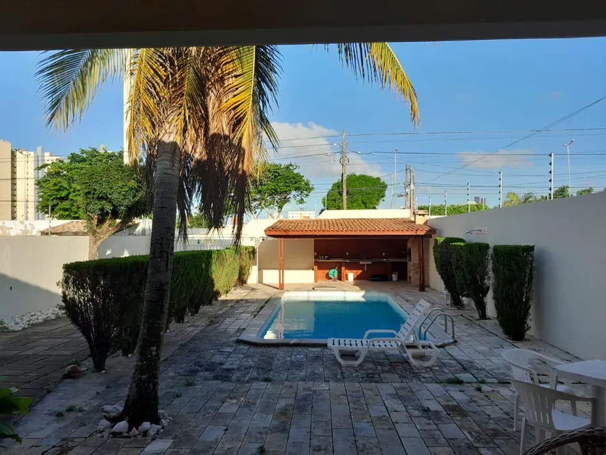 Foto 1 de Casa com 4 Quartos à venda, 361m² em Capim Macio, Natal