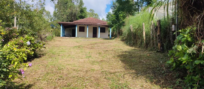 Foto 1 de Fazenda/Sítio com 3 Quartos à venda, 5000m² em Zona Rural, Marmelópolis