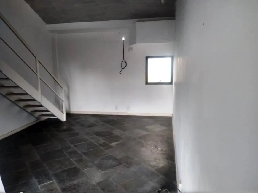 Foto 1 de Sala Comercial para alugar, 33m² em Itaigara, Salvador