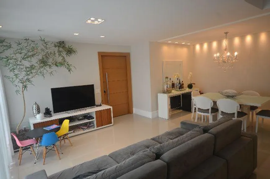 Foto 1 de Apartamento com 4 Quartos à venda, 240m² em Barra da Tijuca, Rio de Janeiro