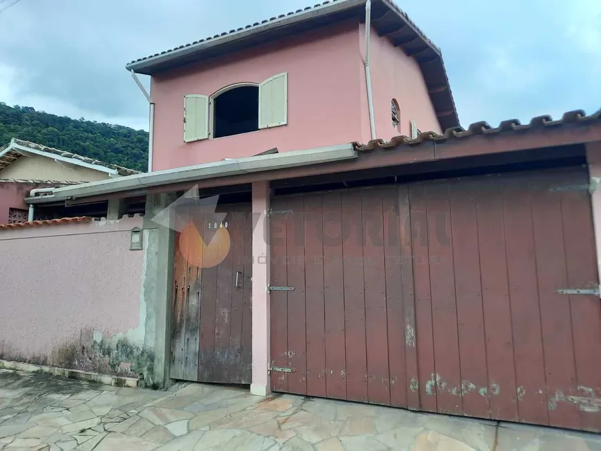 Foto 1 de Sobrado com 3 Quartos à venda, 195m² em Vila Amelia, São Sebastião