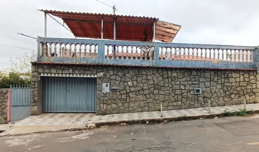 Foto 1 de Casa com 3 Quartos à venda, 318m² em Bom Pastor, Juiz de Fora