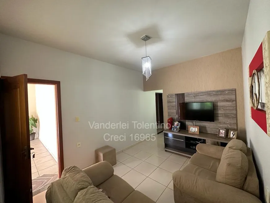 Foto 1 de Casa com 3 Quartos à venda, 143m² em Lagoinha, Uberlândia