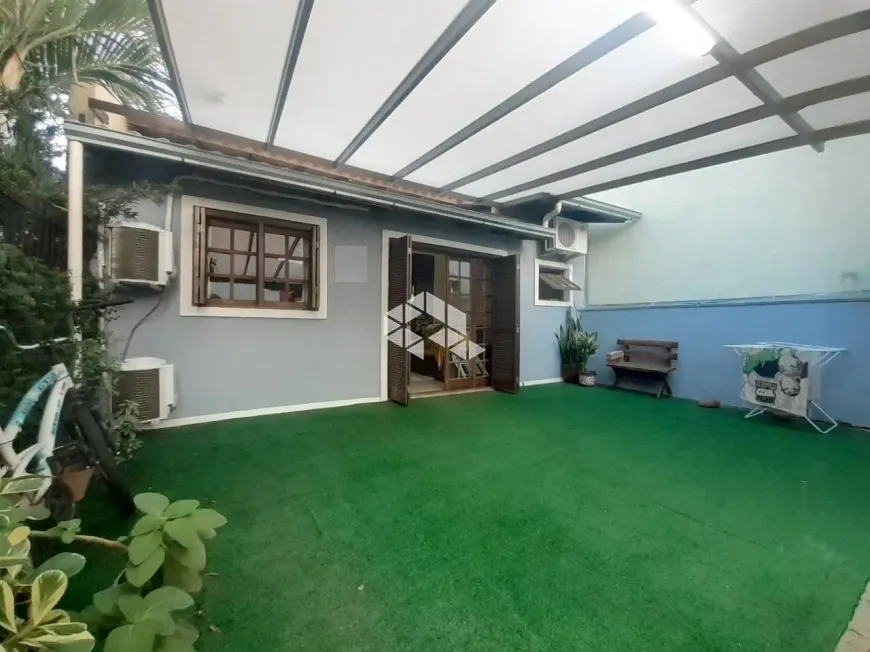 Foto 1 de Casa com 2 Quartos à venda, 50m² em Hípica, Porto Alegre