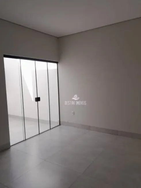 Foto 1 de Casa com 3 Quartos à venda, 180m² em Jardim Europa, Uberlândia