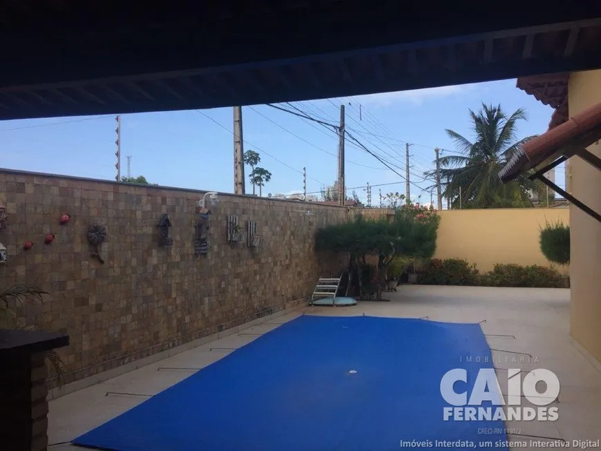 Foto 1 de Casa com 3 Quartos à venda, 300m² em Candelária, Natal