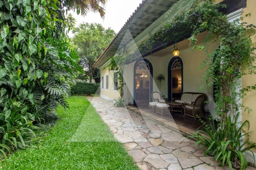 Foto 1 de Casa com 4 Quartos à venda, 388m² em Jardim Paulista, São Paulo