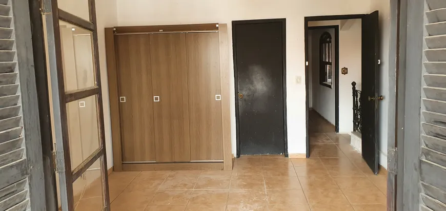 Foto 1 de Sobrado com 2 Quartos à venda, 190m² em Jardim Aeroporto, São José dos Campos