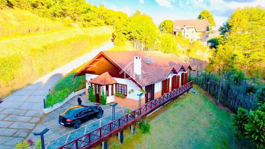 Foto 1 de Casa de Condomínio com 3 Quartos à venda, 127m² em Descansopolis, Campos do Jordão