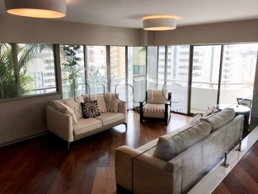 Foto 1 de Apartamento com 3 Quartos à venda, 189m² em Aclimação, São Paulo