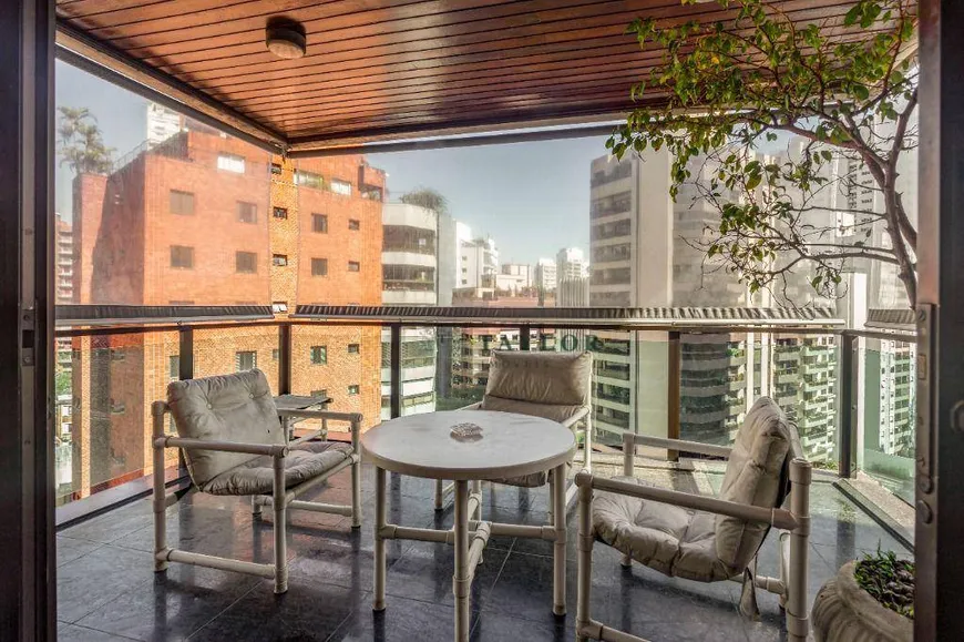 Foto 1 de Apartamento com 3 Quartos à venda, 368m² em Moema, São Paulo