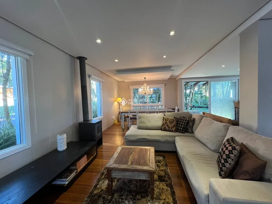 Foto 1 de Casa de Condomínio com 4 Quartos à venda, 260m² em Vila Dante, Canela