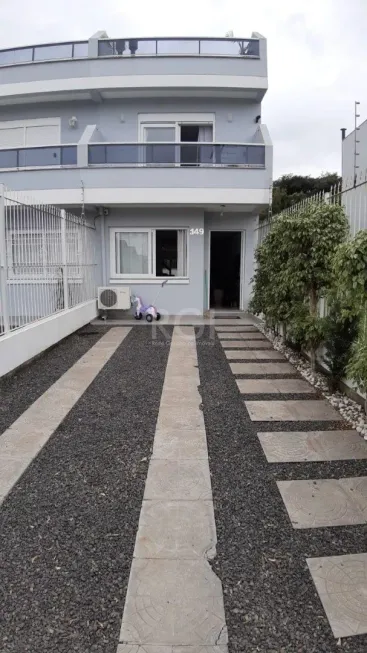 Foto 1 de Casa com 3 Quartos à venda, 159m² em Guarujá, Porto Alegre