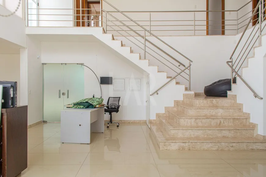 Foto 1 de Casa com 5 Quartos para alugar, 620m² em Mangabeiras, Belo Horizonte