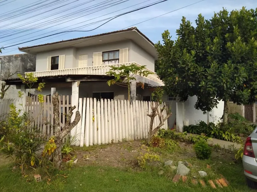 Foto 1 de Sobrado com 3 Quartos à venda, 210m² em Ipacarai, Matinhos