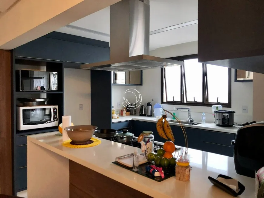 Foto 1 de Apartamento com 3 Quartos à venda, 125m² em Balneário, Florianópolis