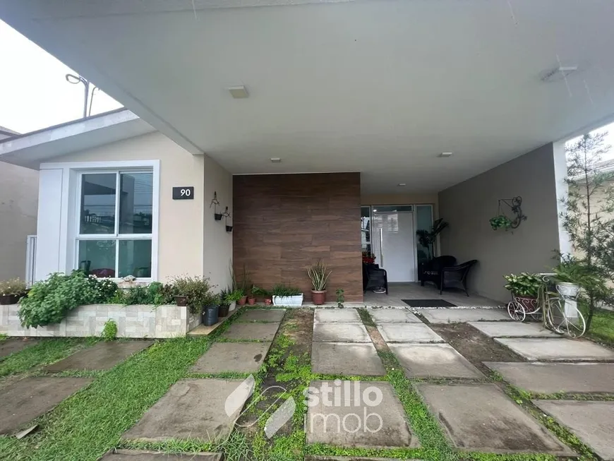 Foto 1 de Casa de Condomínio com 4 Quartos à venda, 196m² em Flores, Manaus