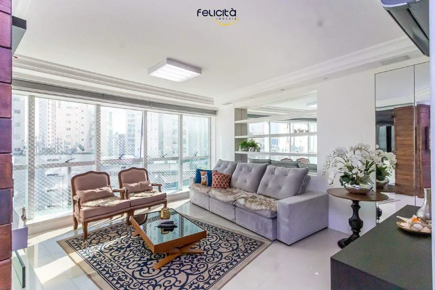 Foto 1 de Apartamento com 3 Quartos à venda, 217m² em Centro, Balneário Camboriú
