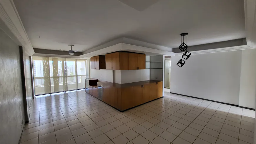Foto 1 de Apartamento com 3 Quartos para venda ou aluguel, 120m² em Madalena, Recife