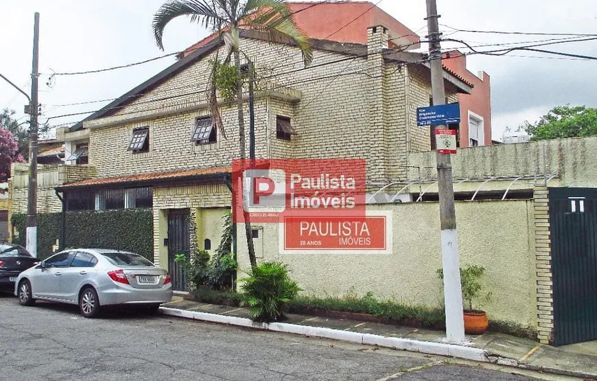 Foto 1 de Sobrado com 3 Quartos à venda, 190m² em Campo Belo, São Paulo