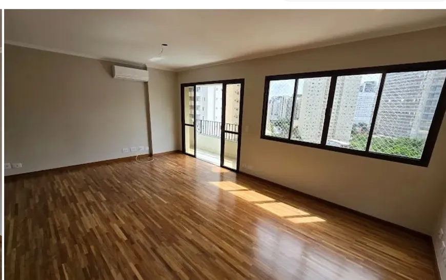 Foto 1 de Apartamento com 3 Quartos para alugar, 129m² em Moema, São Paulo