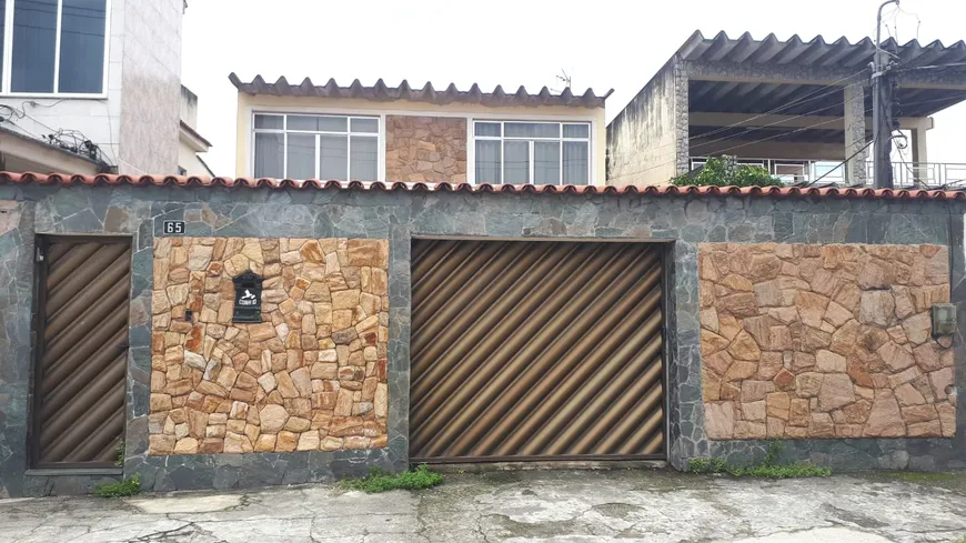 Foto 1 de Casa com 3 Quartos à venda, 380m² em Bangu, Rio de Janeiro