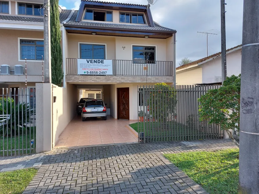 Foto 1 de Sobrado com 4 Quartos à venda, 220m² em Uberaba, Curitiba