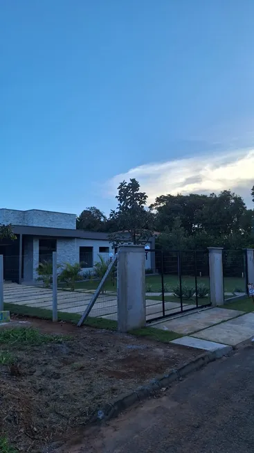Foto 1 de Casa de Condomínio com 4 Quartos à venda, 260m² em , Bela Vista de Goiás