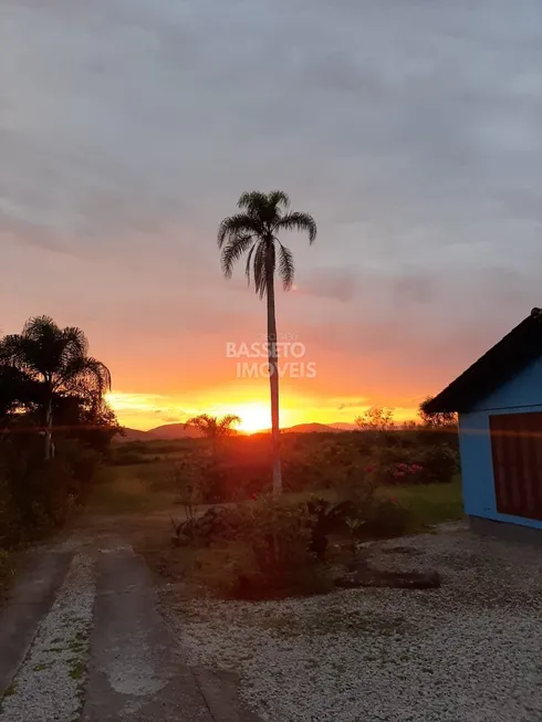 Foto 1 de Fazenda/Sítio com 3 Quartos à venda, 100m² em Vargem Pequena, Florianópolis