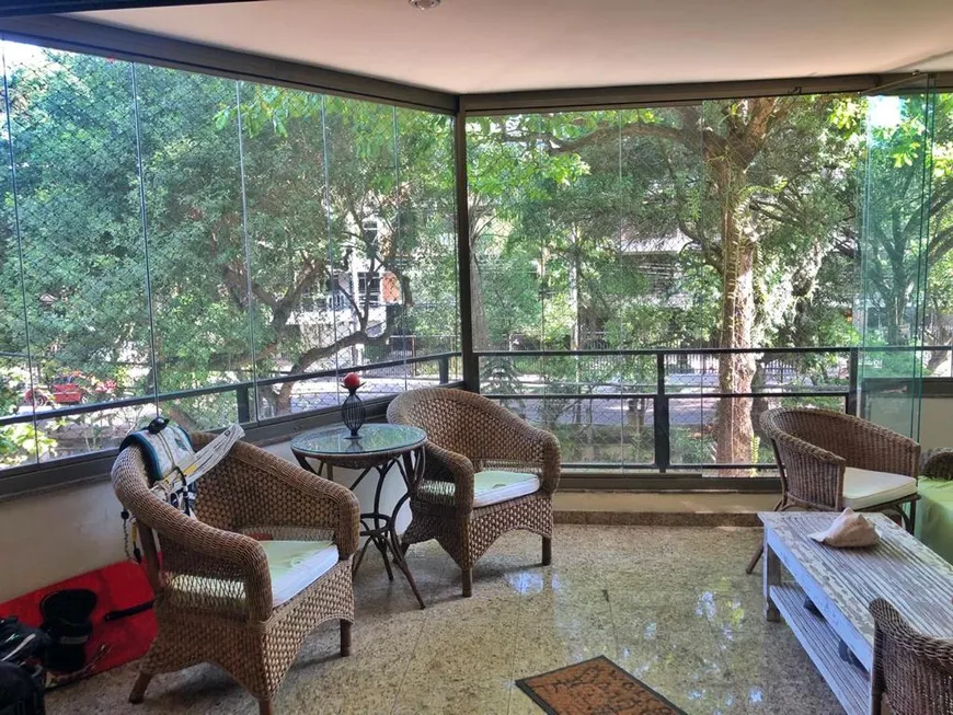 Foto 1 de Apartamento com 3 Quartos à venda, 140m² em Jardim Oceanico, Rio de Janeiro