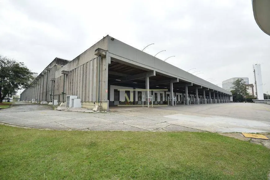 Foto 1 de Galpão/Depósito/Armazém para alugar, 37590m² em Tamboré, Barueri