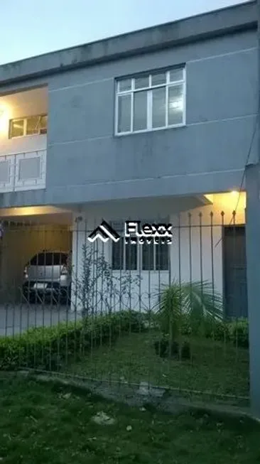 Foto 1 de Sobrado com 3 Quartos à venda, 156m² em Fazendinha, Curitiba