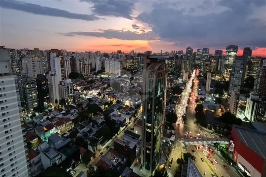Foto 1 de Apartamento com 4 Quartos à venda, 303m² em Itaim Bibi, São Paulo
