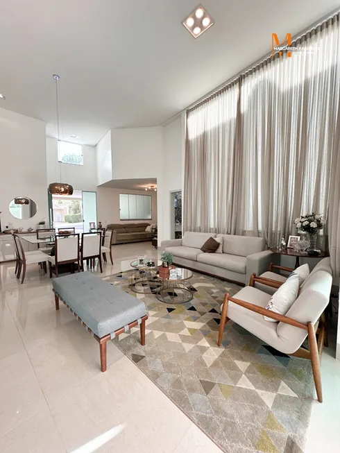 Foto 1 de Casa de Condomínio com 3 Quartos à venda, 215m² em Loteamento Portal do Sol II, Goiânia