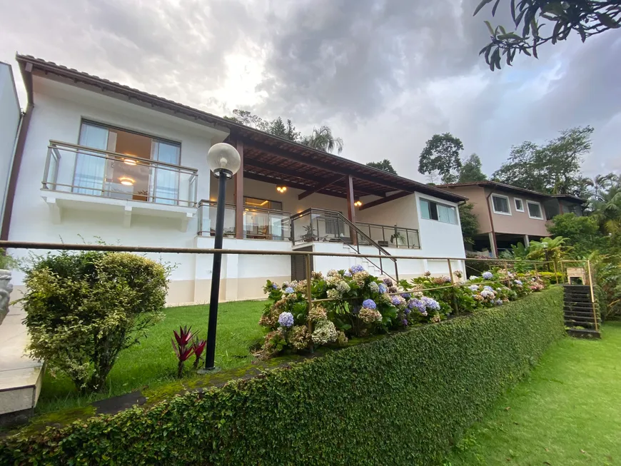 Foto 1 de Casa de Condomínio com 4 Quartos à venda, 189m² em Cônego, Nova Friburgo