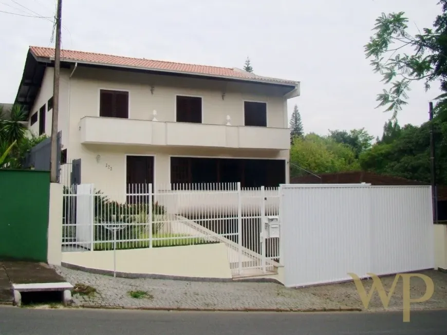 Foto 1 de Casa com 5 Quartos à venda, 461m² em América, Joinville